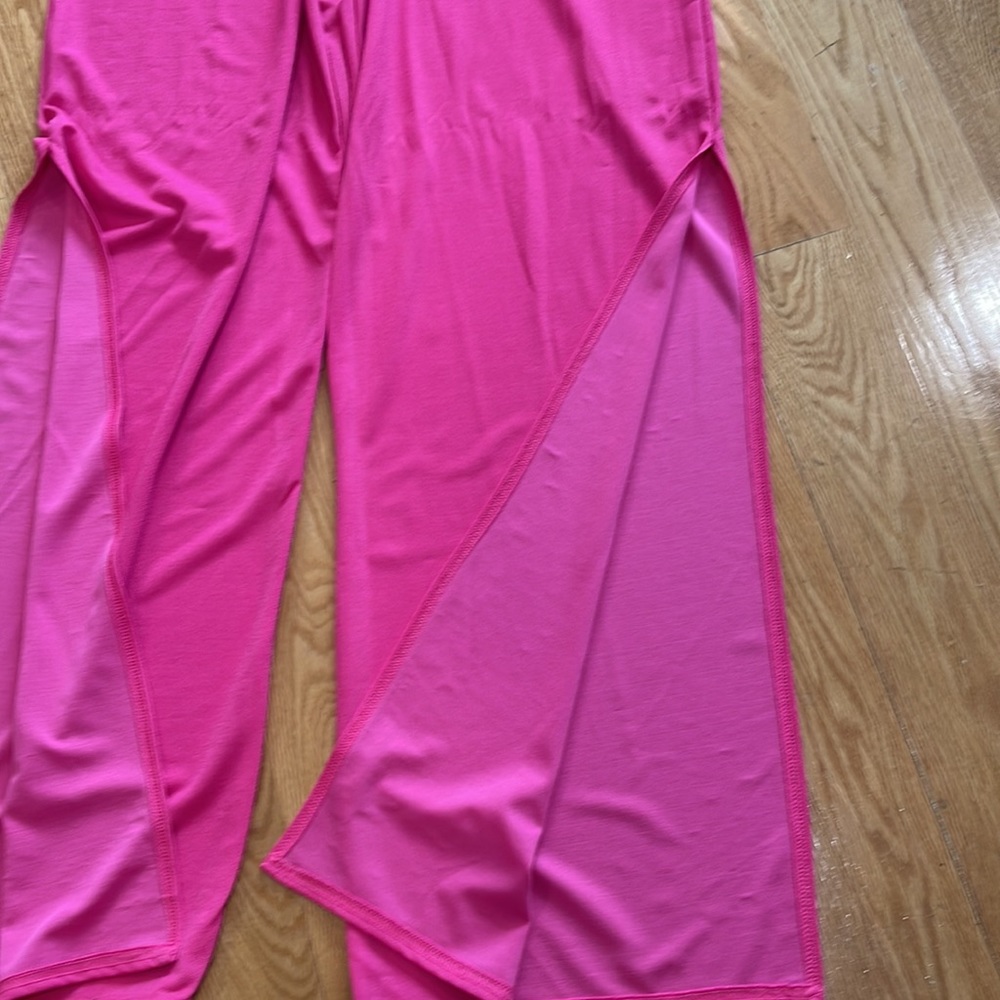 Pretty in pink - Picture 2 of 3